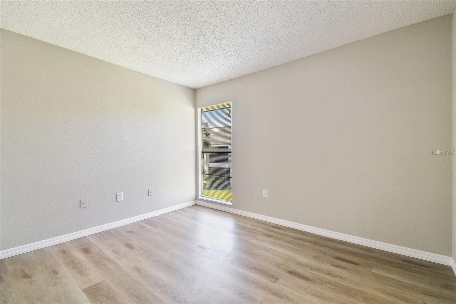 726 HAVEN PL — photo 33