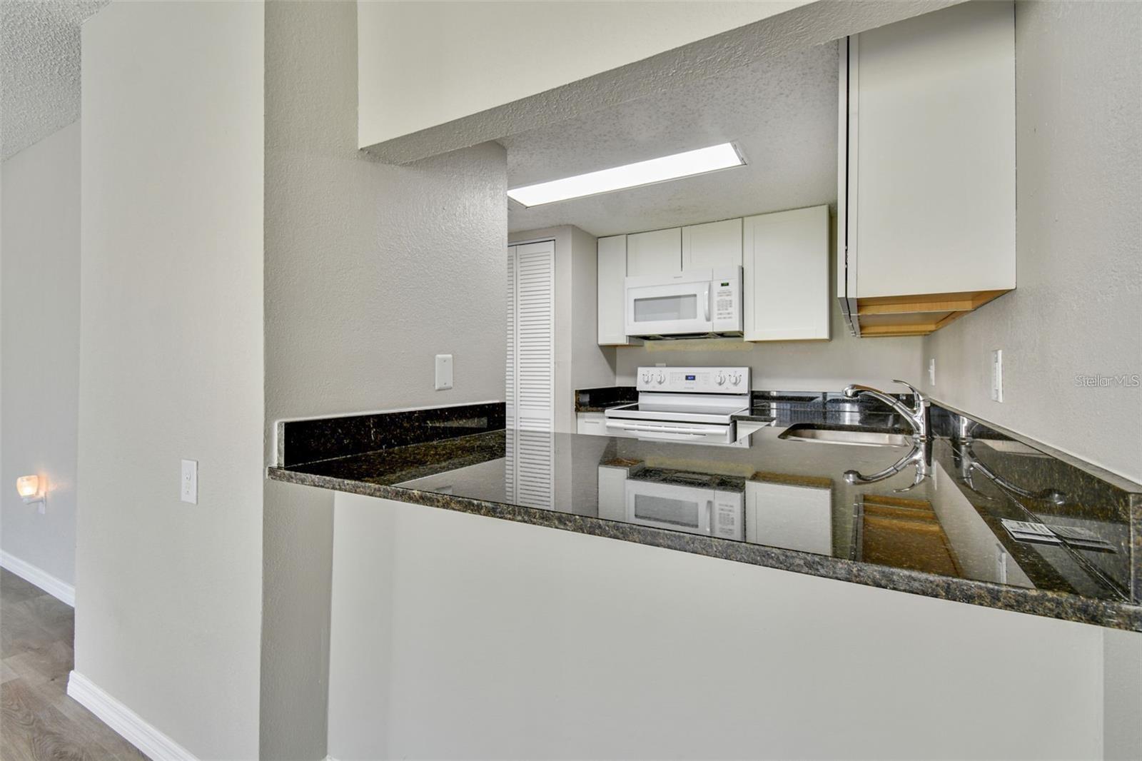 726 HAVEN PL — photo 8