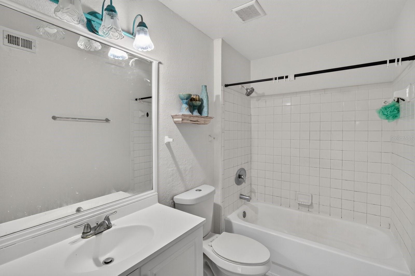 8513 ISLAND BREEZE LN #207 — photo 20