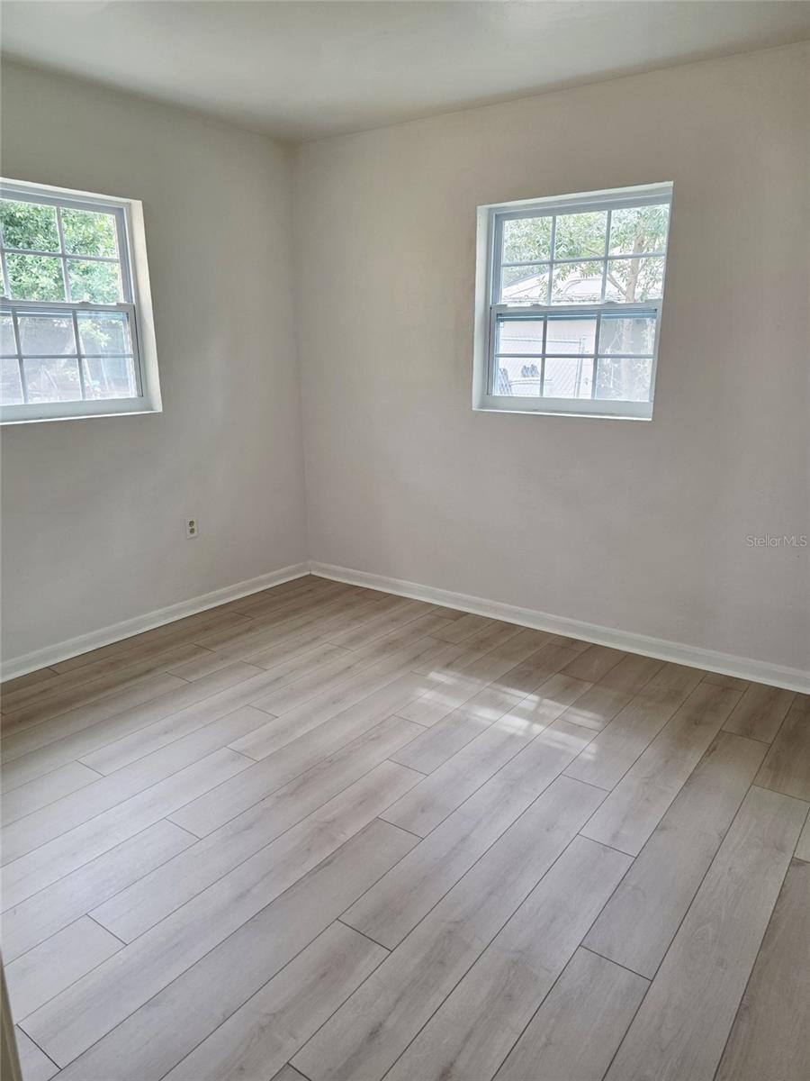 2103 N HAROLD AVE — photo 10
