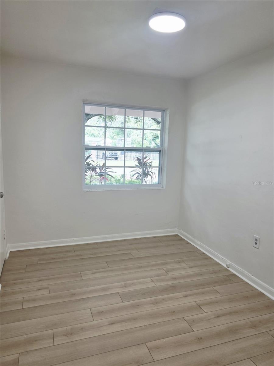 2103 N HAROLD AVE — photo 6