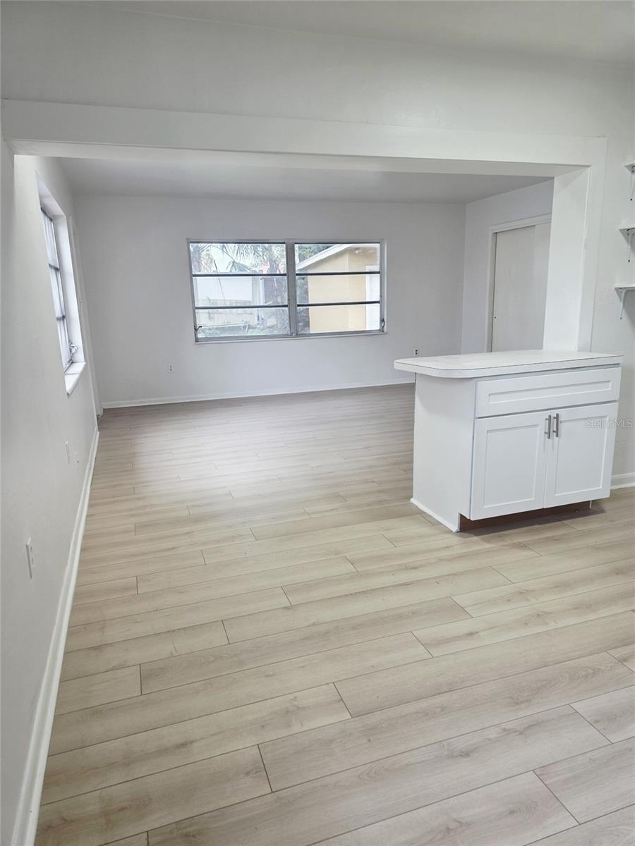 2103 N HAROLD AVE — photo 17