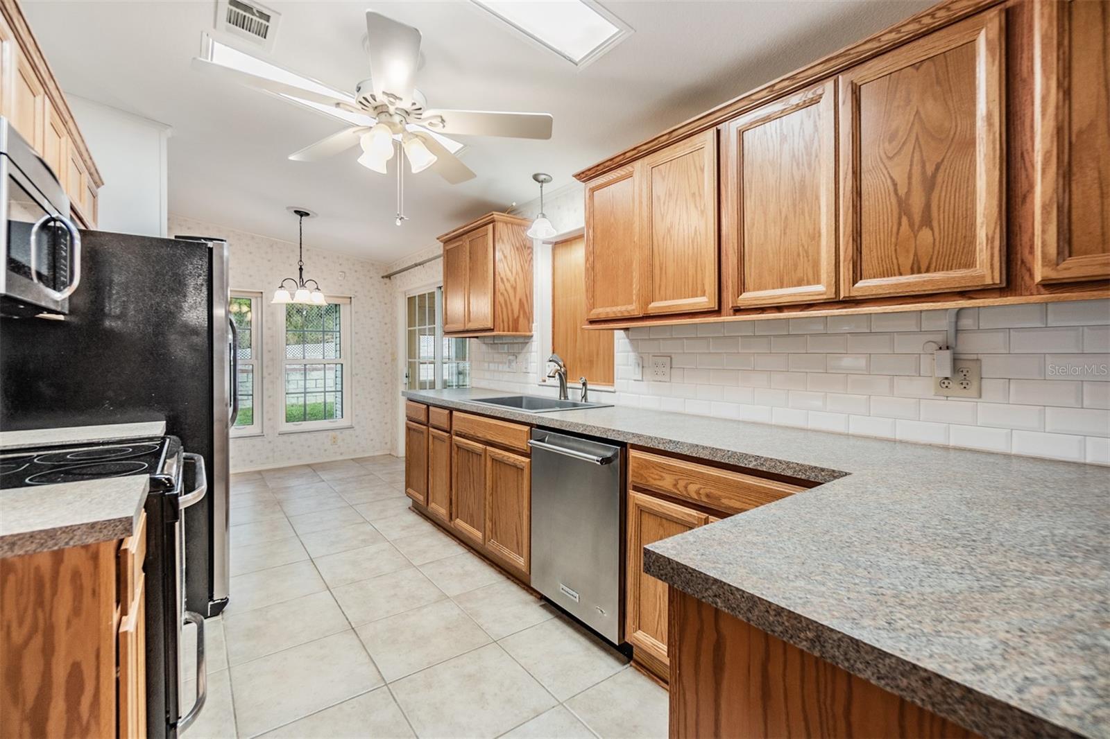 37449 GILL AVE — photo 33