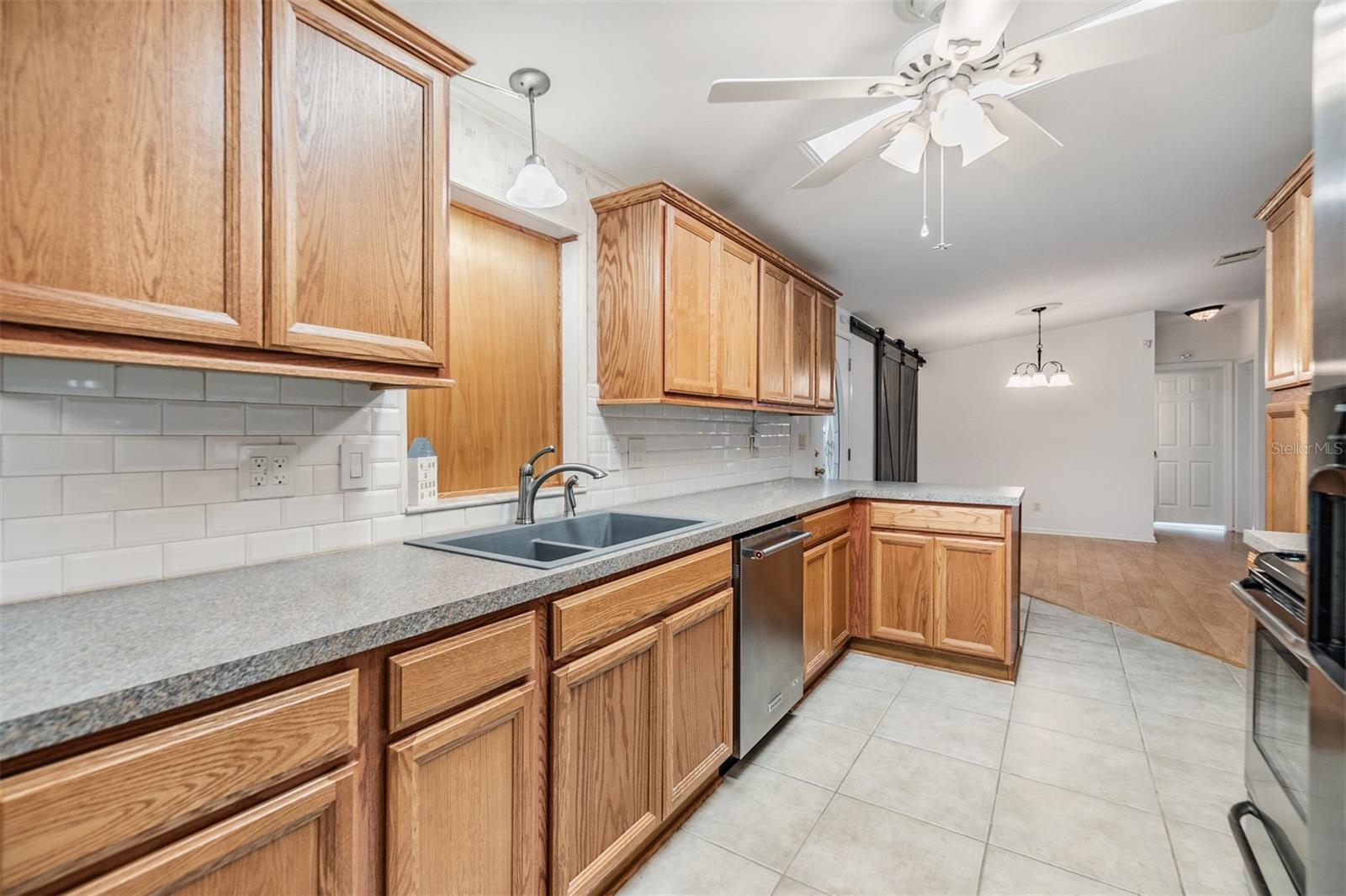 37449 GILL AVE — photo 17