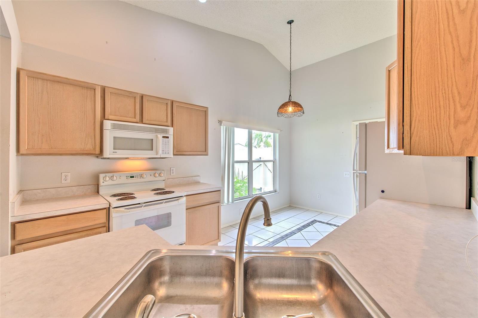 235 LAKEWAY LN — photo 12