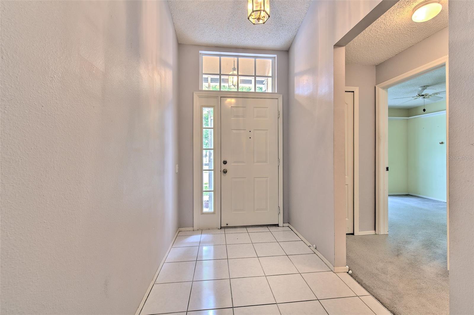 235 LAKEWAY LN — photo 2