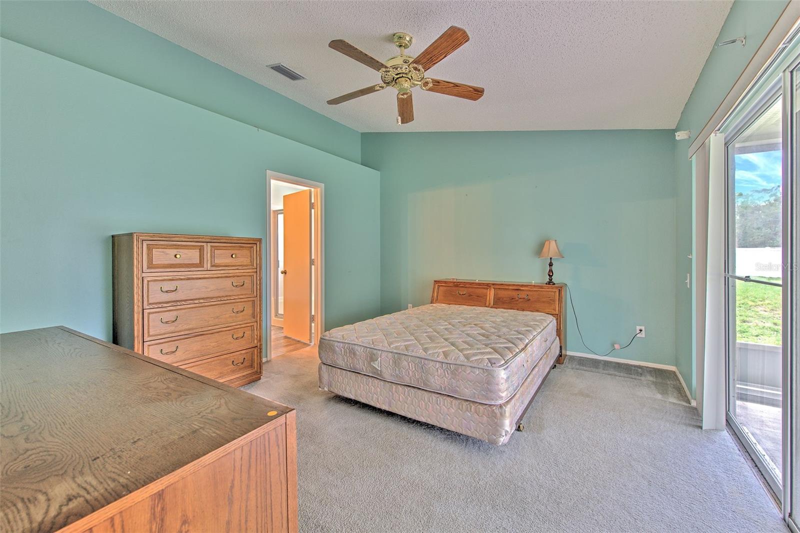 235 LAKEWAY LN — photo 17