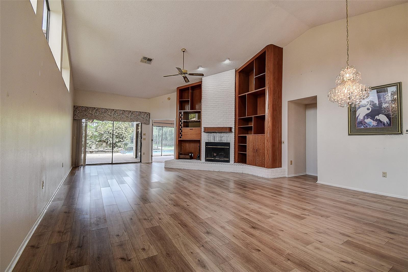 3609 DARSTON ST — photo 4