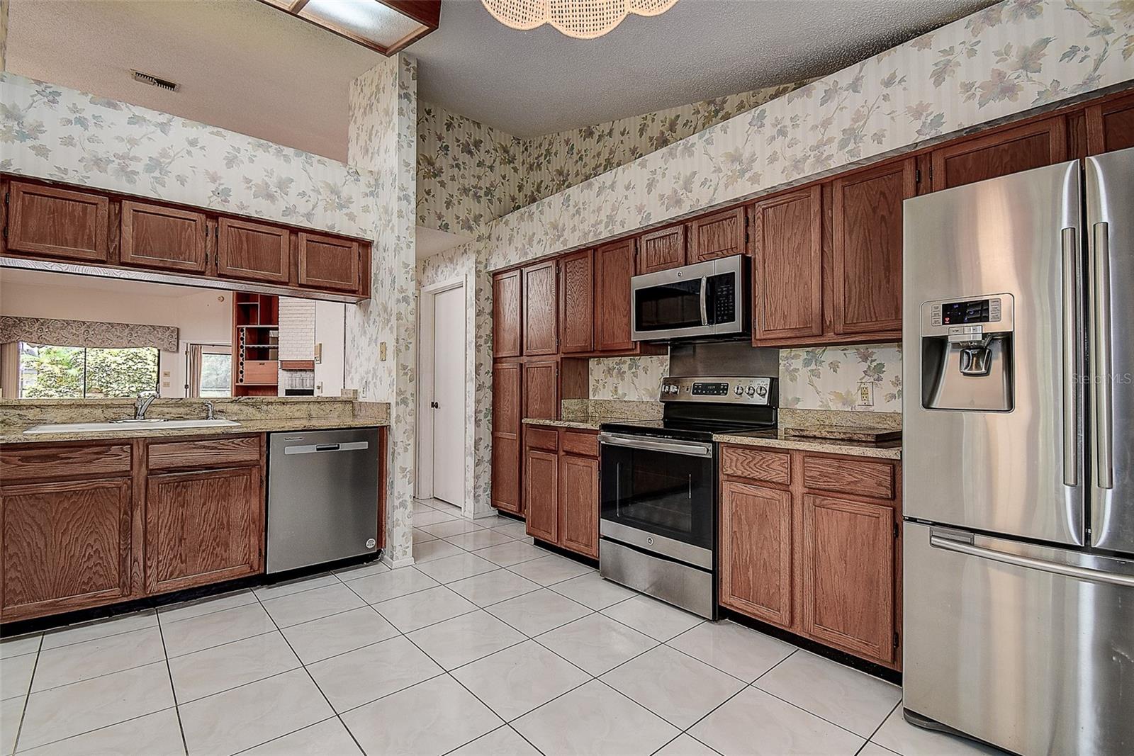 3609 DARSTON ST — photo 8