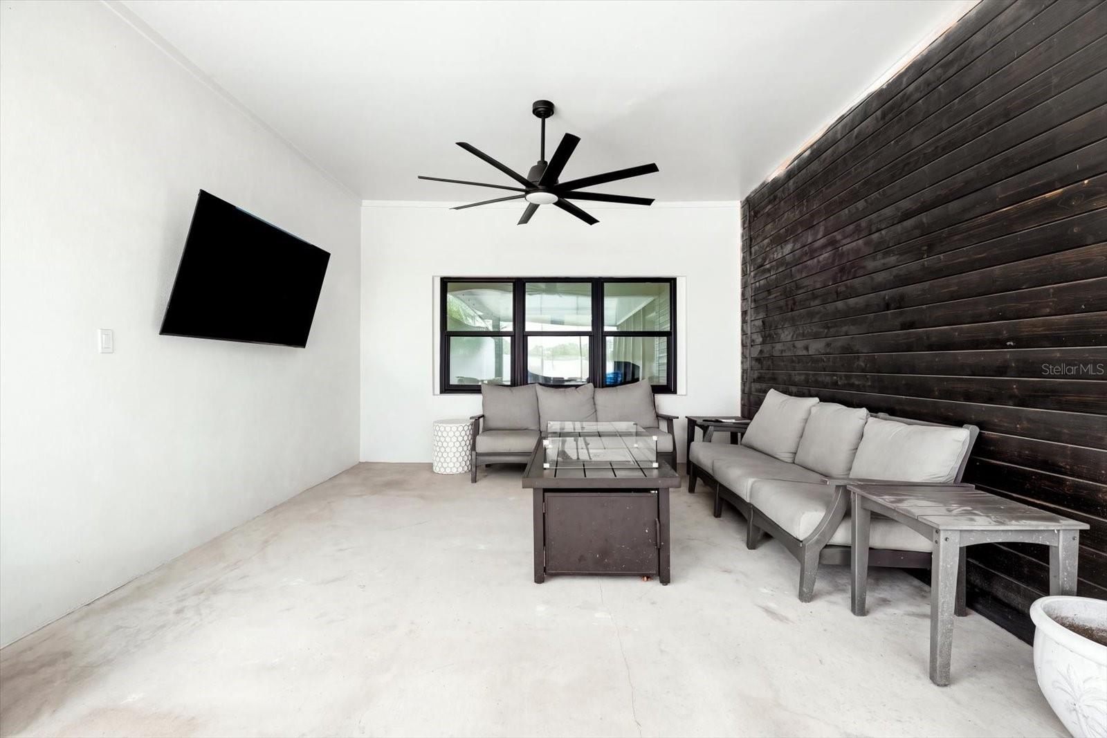 2432 INDIAN AVE — photo 42