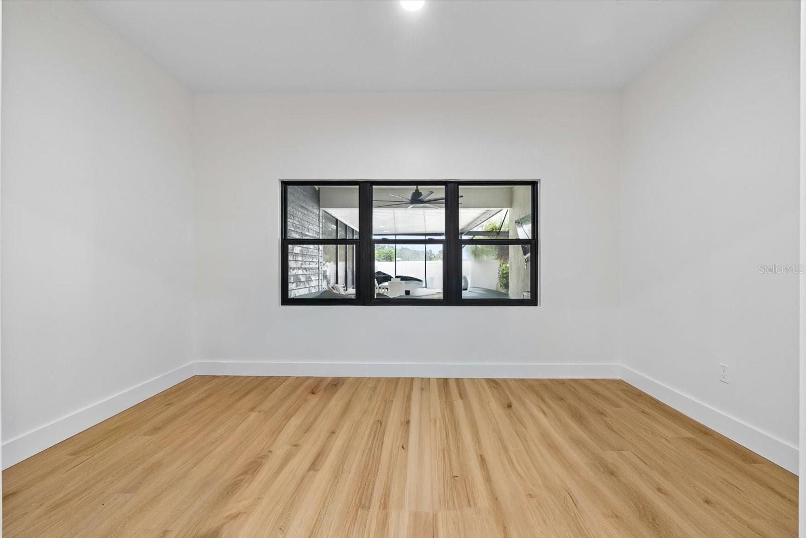 2432 INDIAN AVE — photo 9
