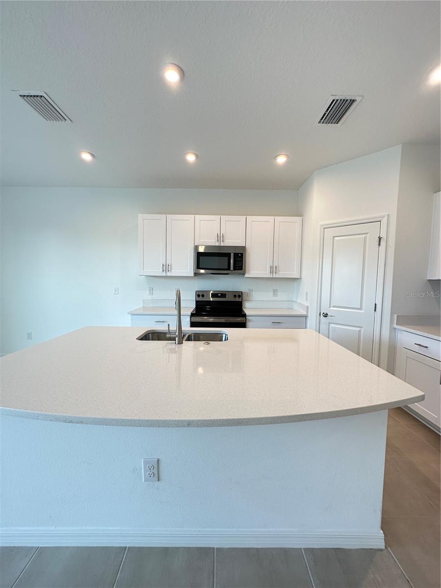 5745 HAVEN TER — photo 5