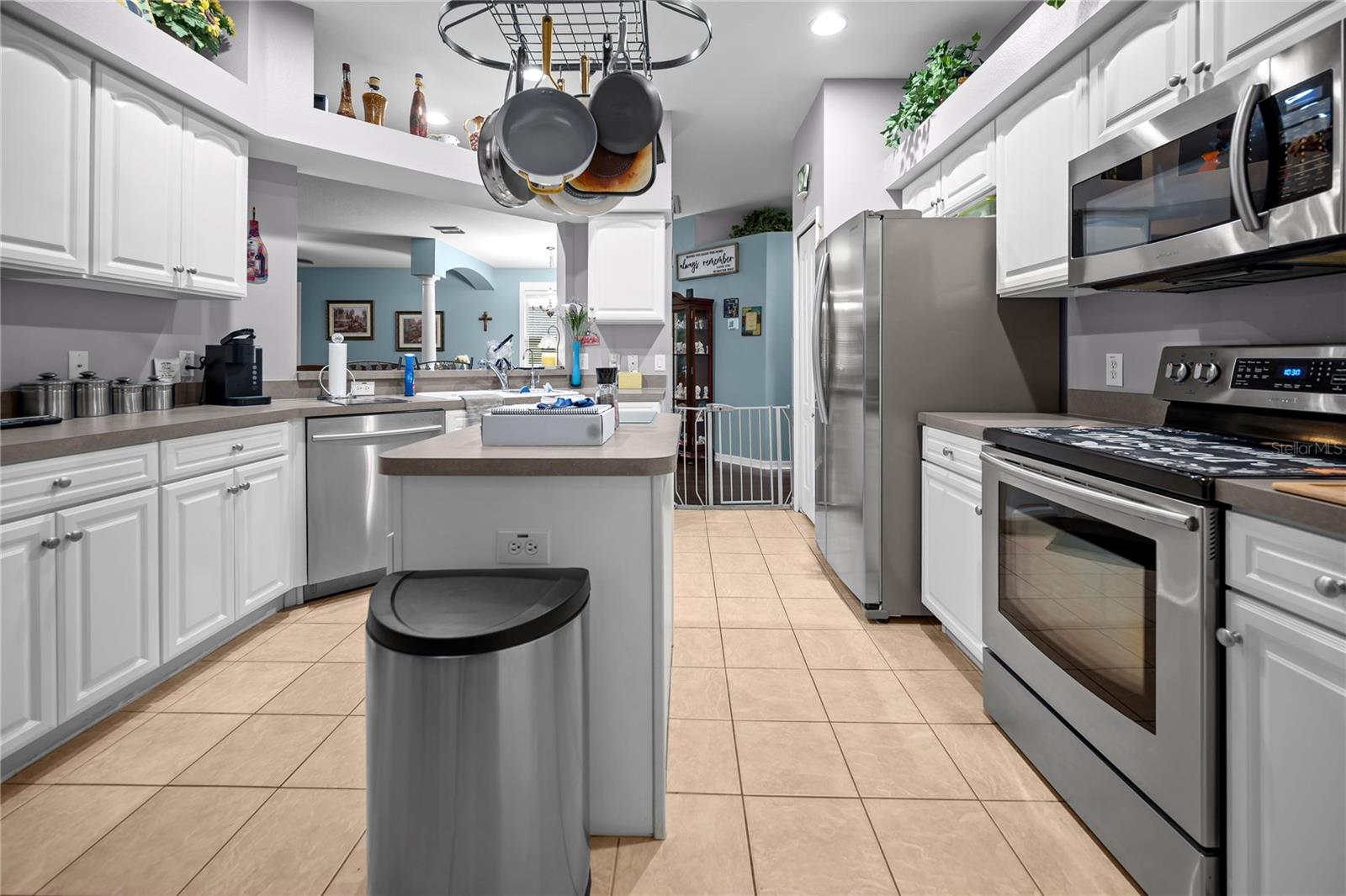 27537 EDENFIELD DR — photo 11