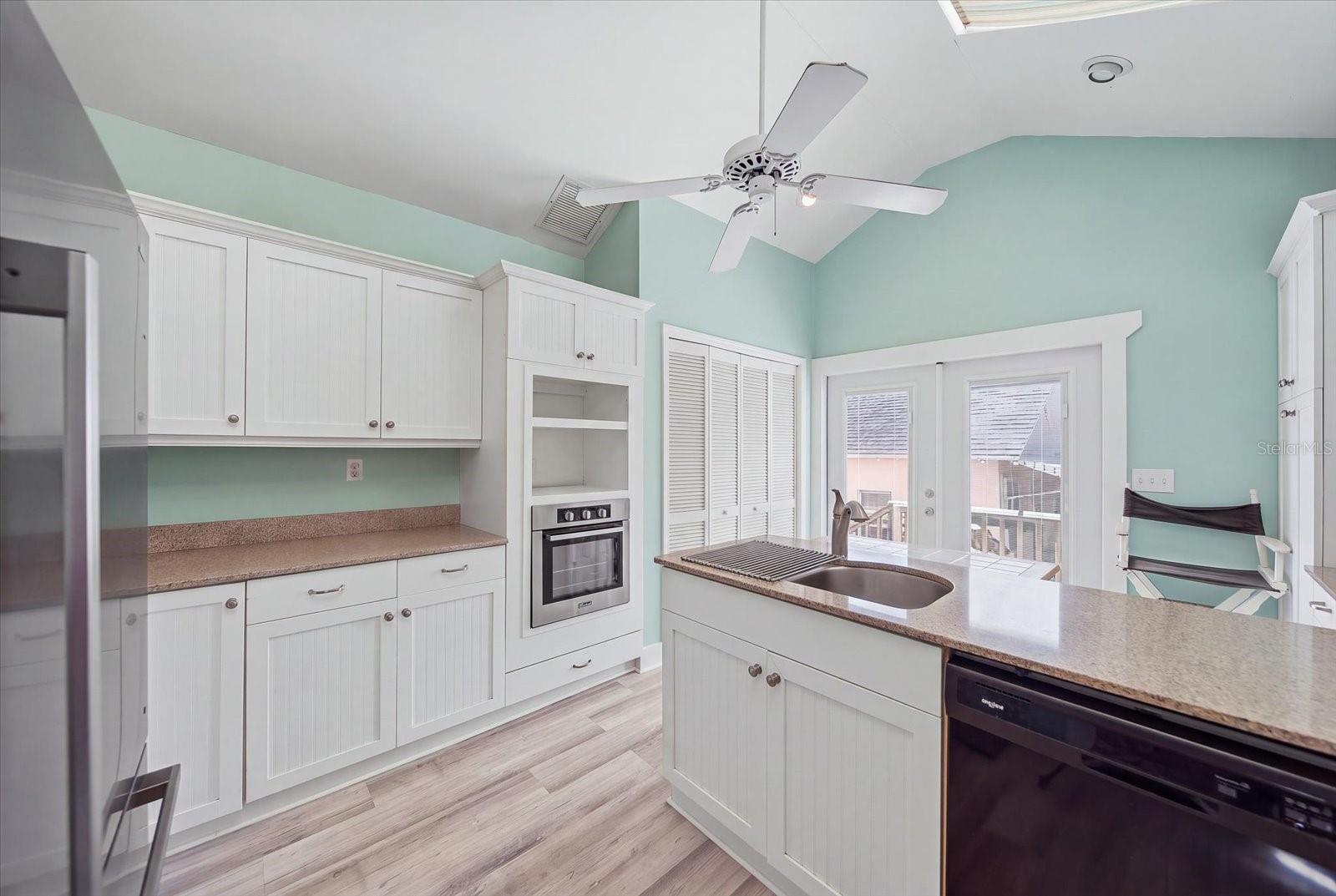 106 14TH AVE — photo 23