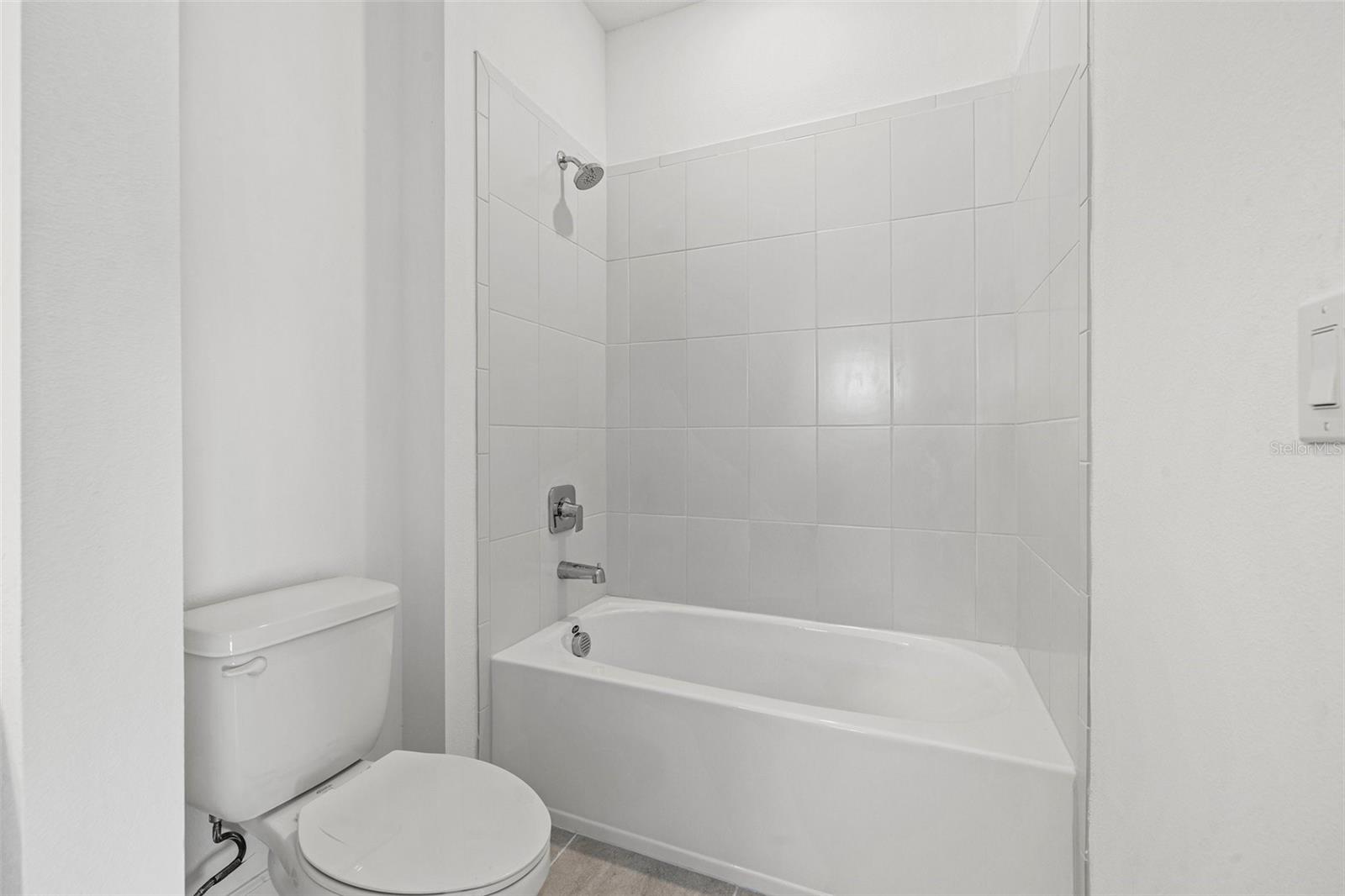 16117 ISOLA PL — photo 22