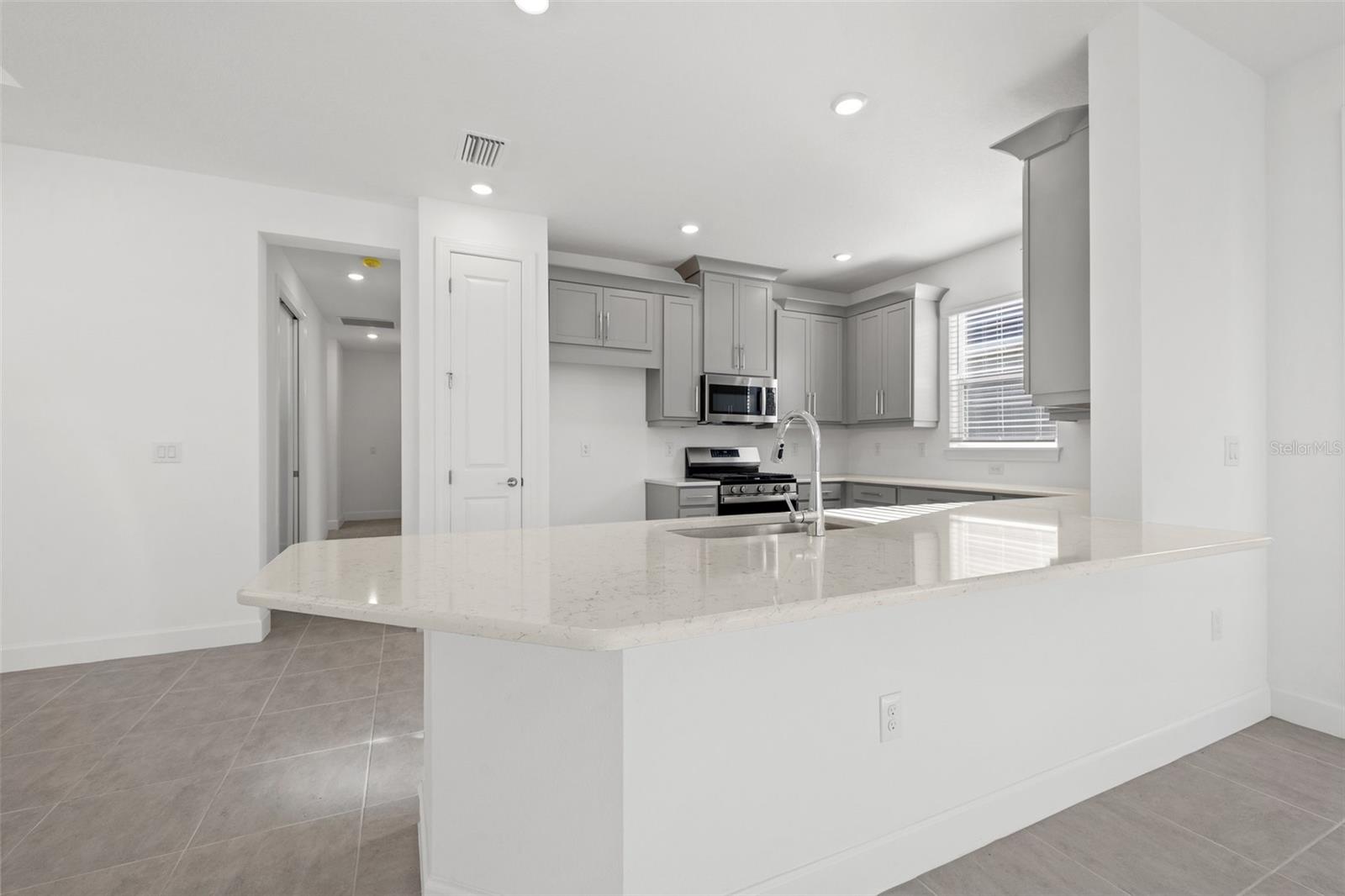 16117 ISOLA PL — photo 12