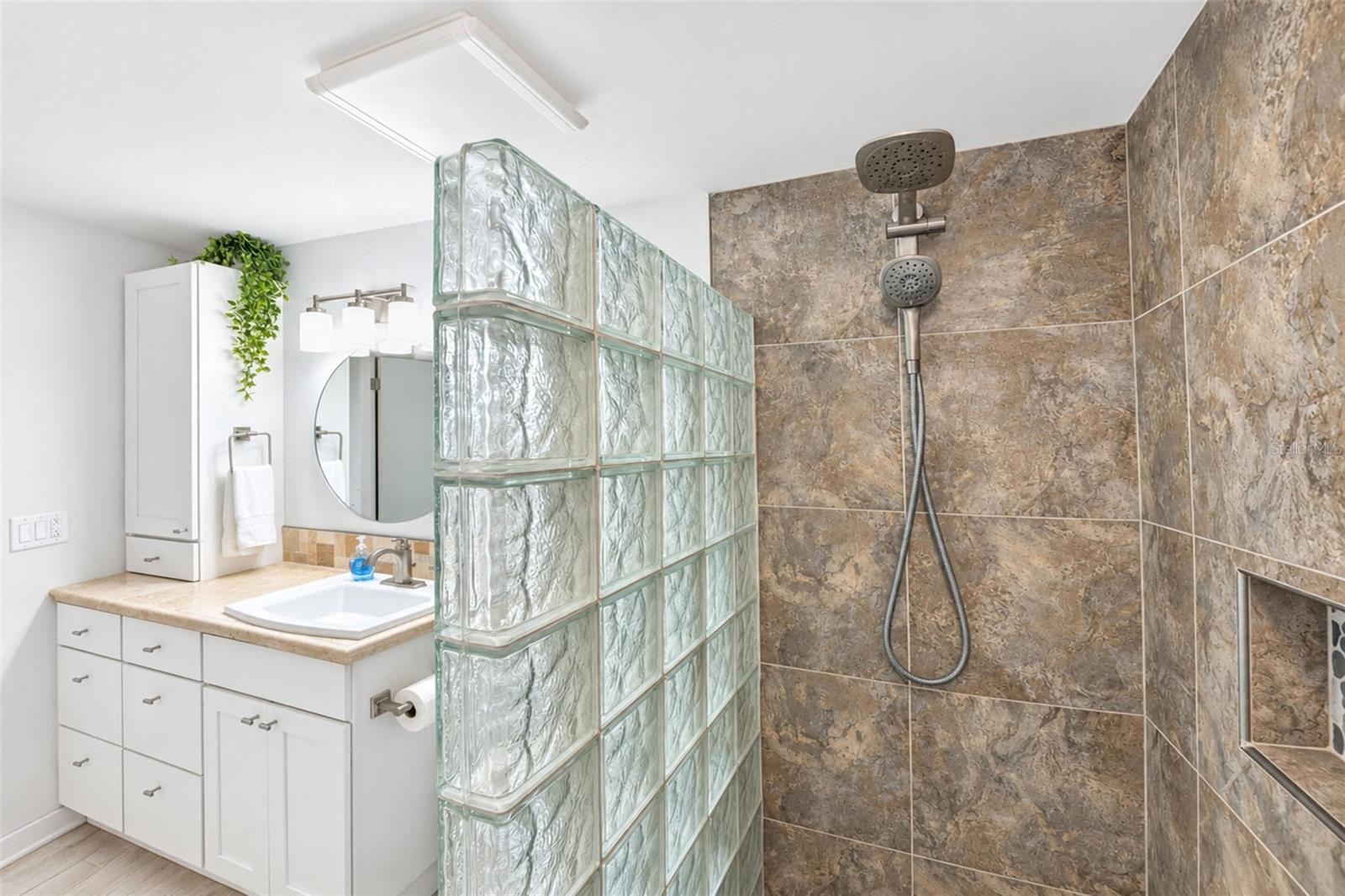 1 OAKWOOD DR N #1 — photo 56