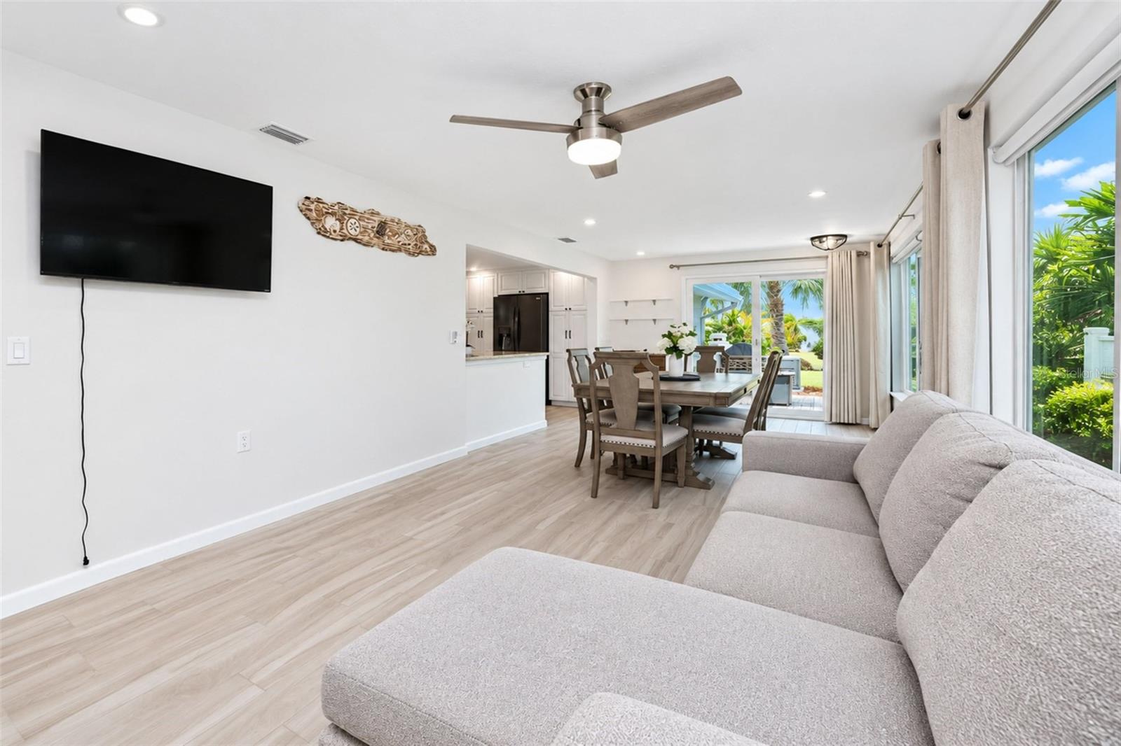 1 OAKWOOD DR N #1 — photo 16