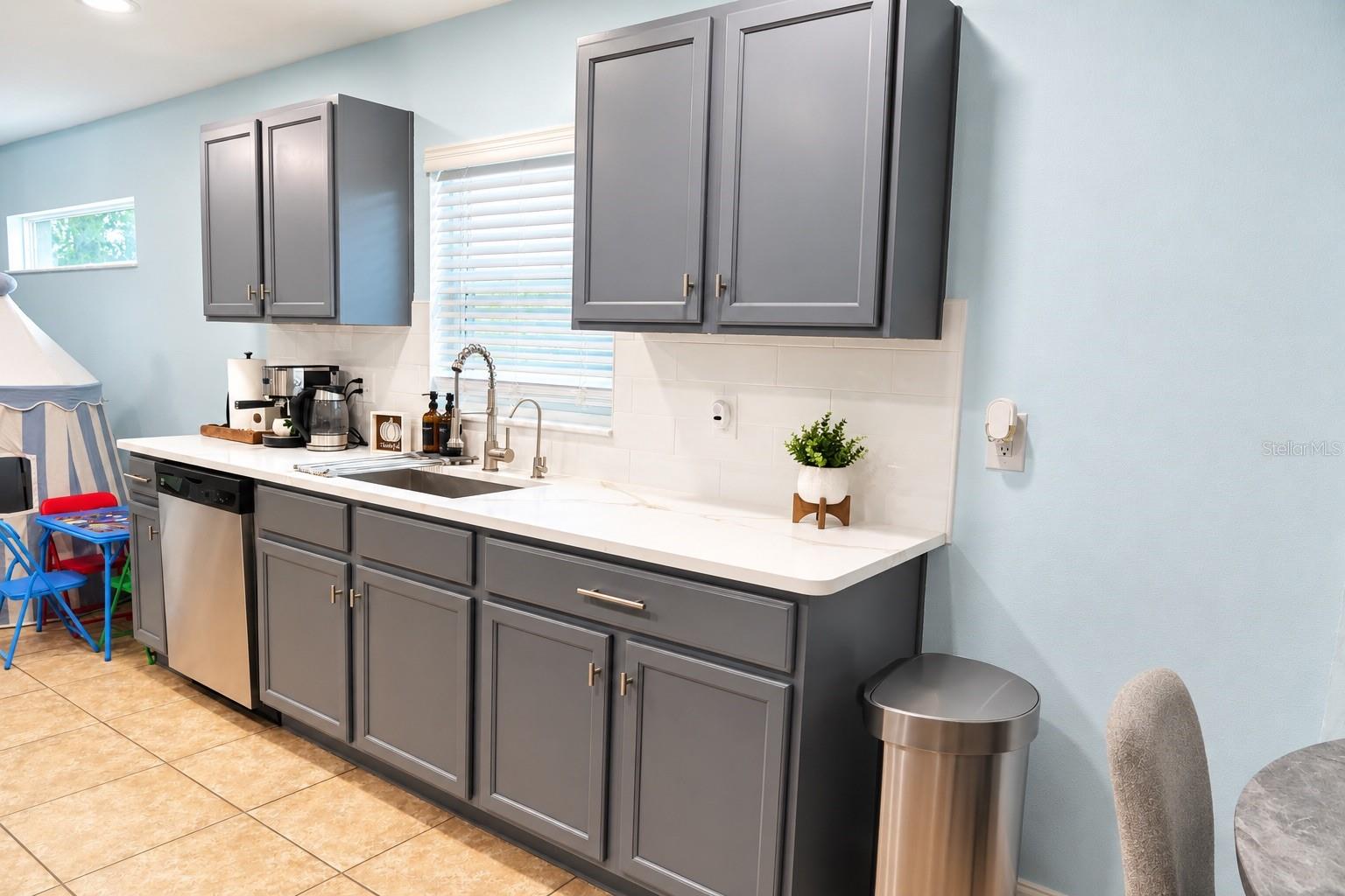 7816 HARBOR BRIDGE BLVD — photo 10