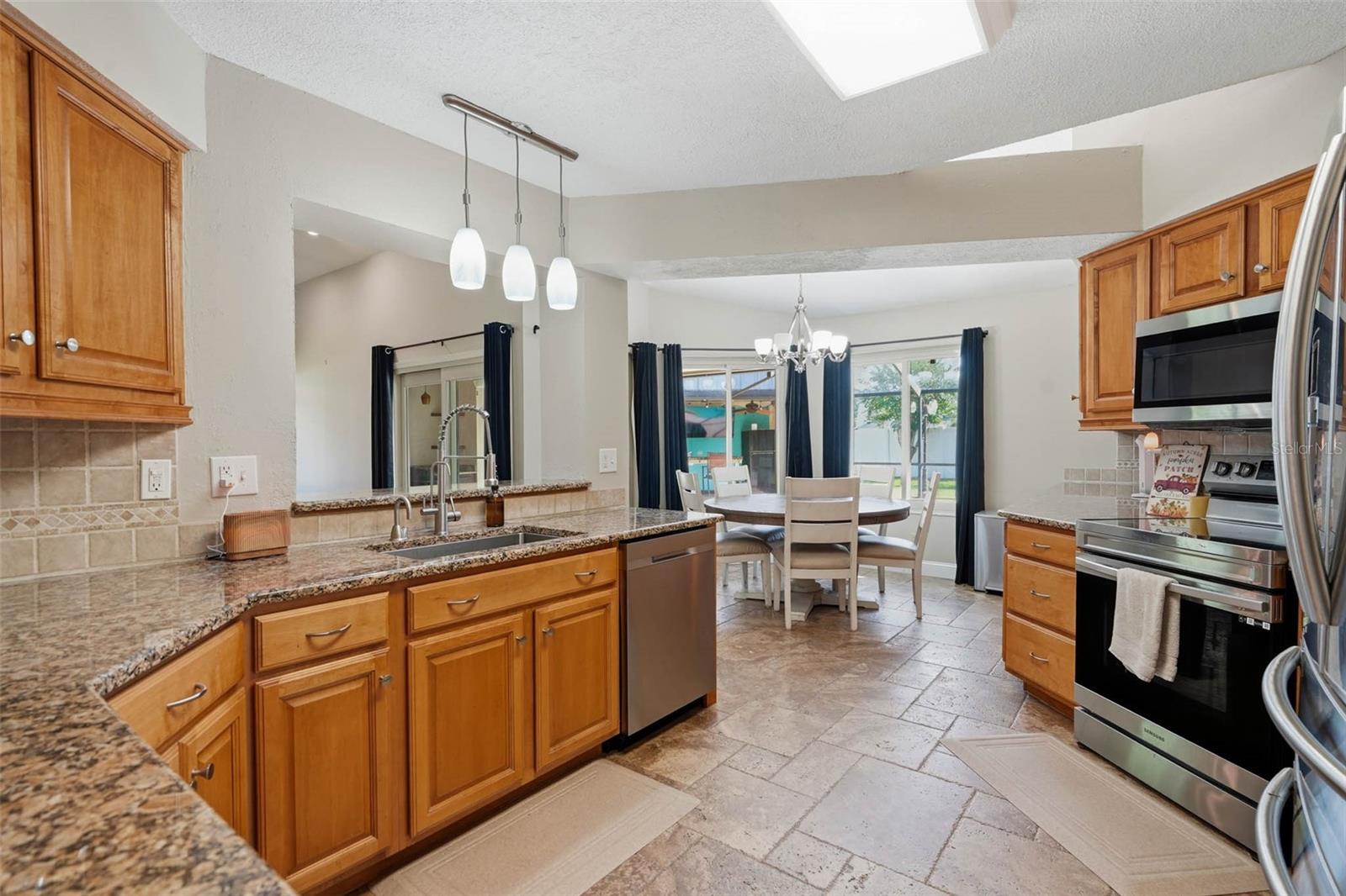 2715 MOCK ORANGE CT — photo 18