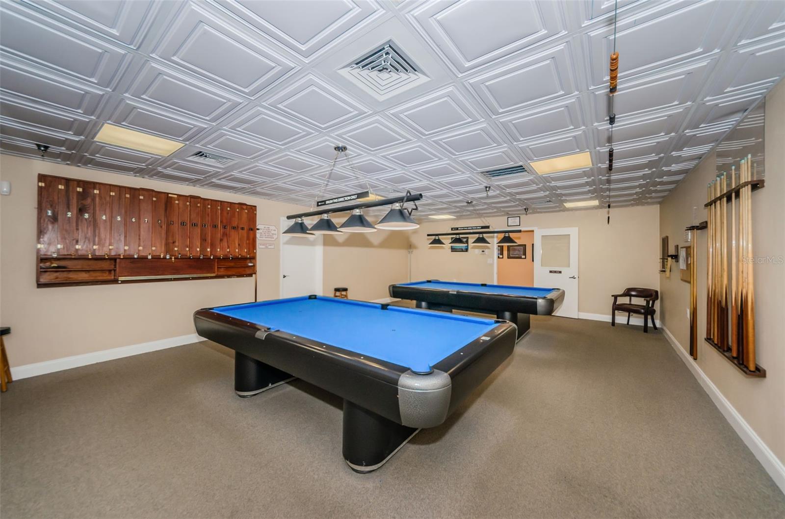 1529 E DORCHESTER DR — photo 14
