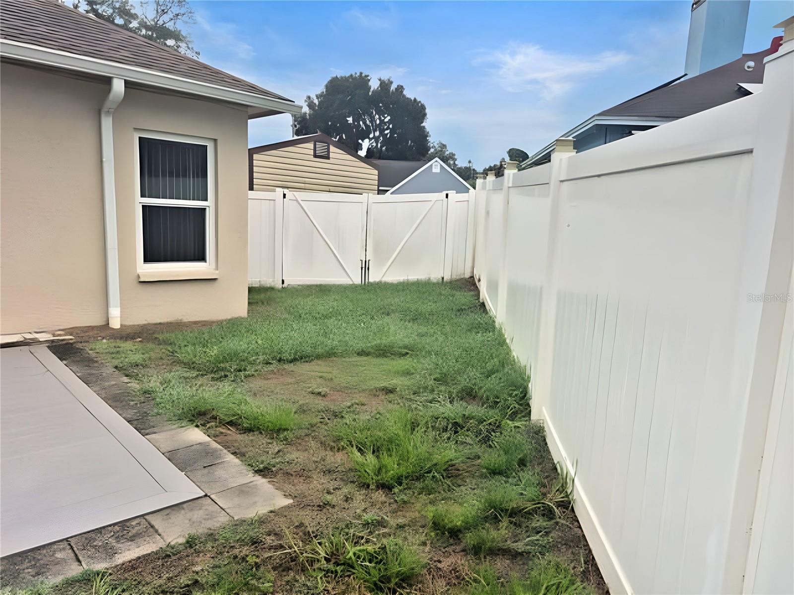 902 GREENBELT CIR — photo 36