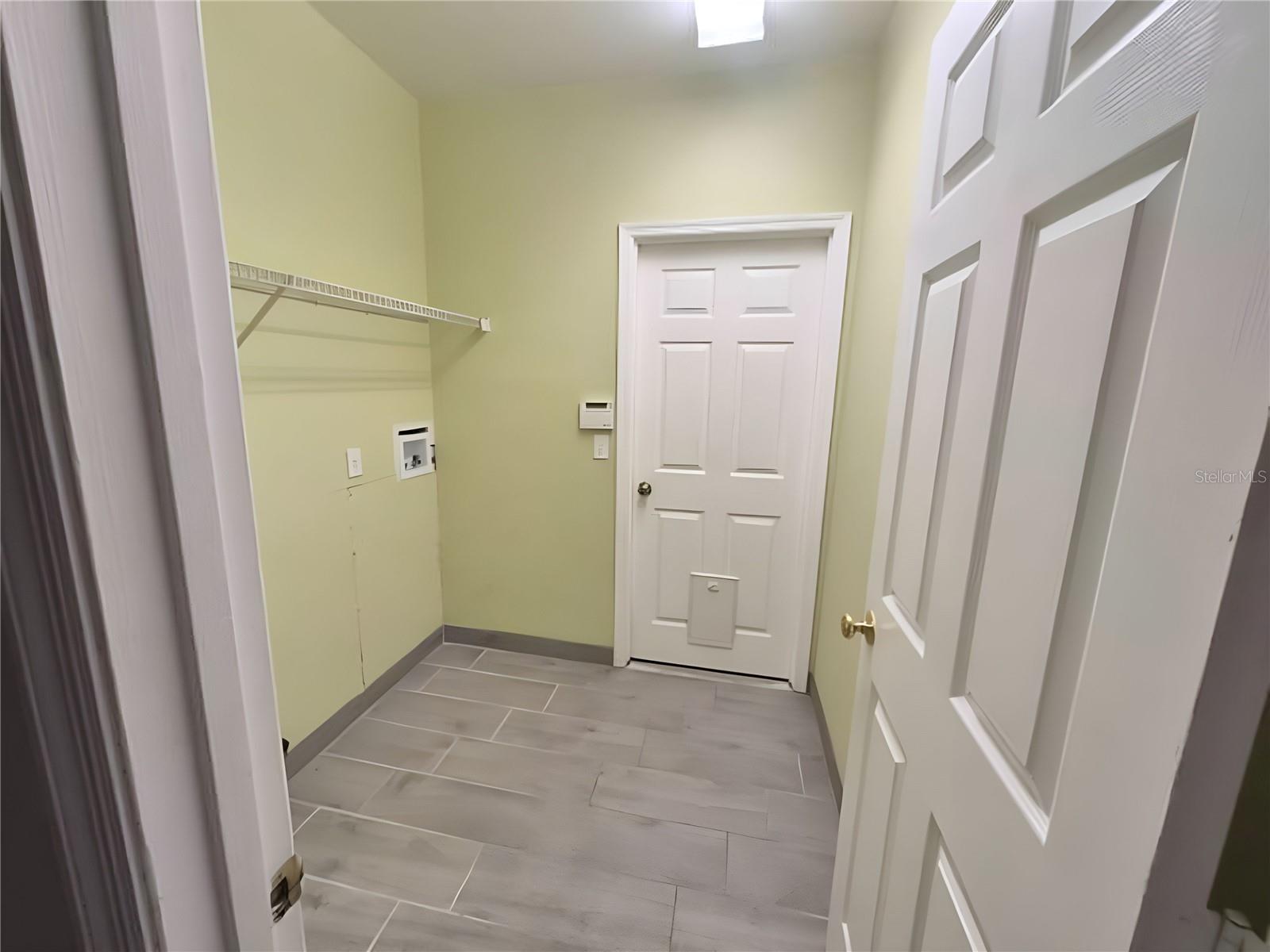902 GREENBELT CIR — photo 24