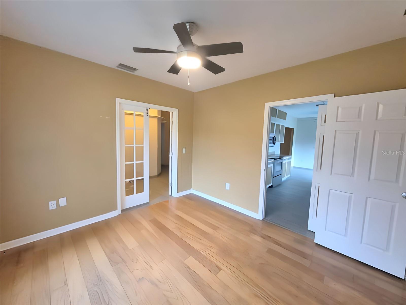 902 GREENBELT CIR — photo 32