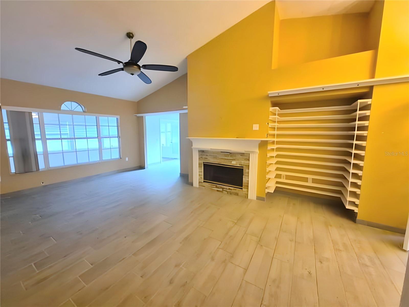 902 GREENBELT CIR — photo 11
