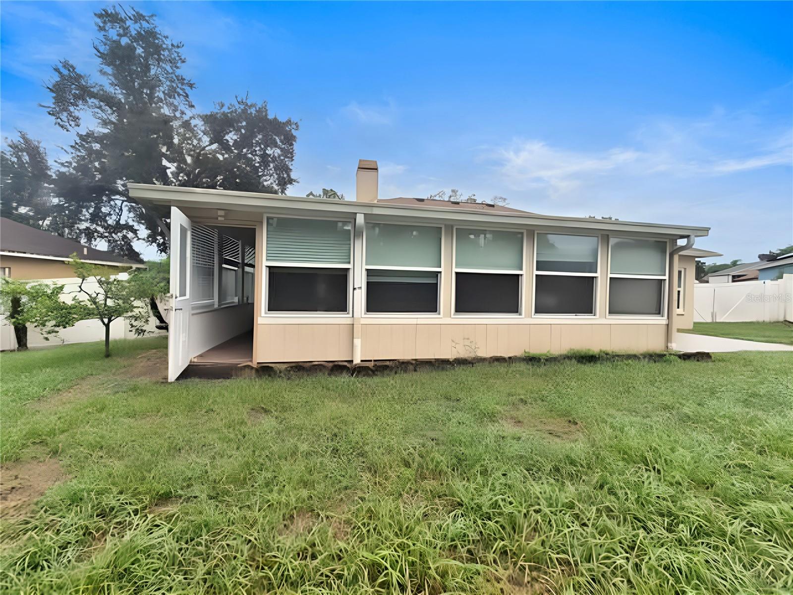902 GREENBELT CIR — photo 35