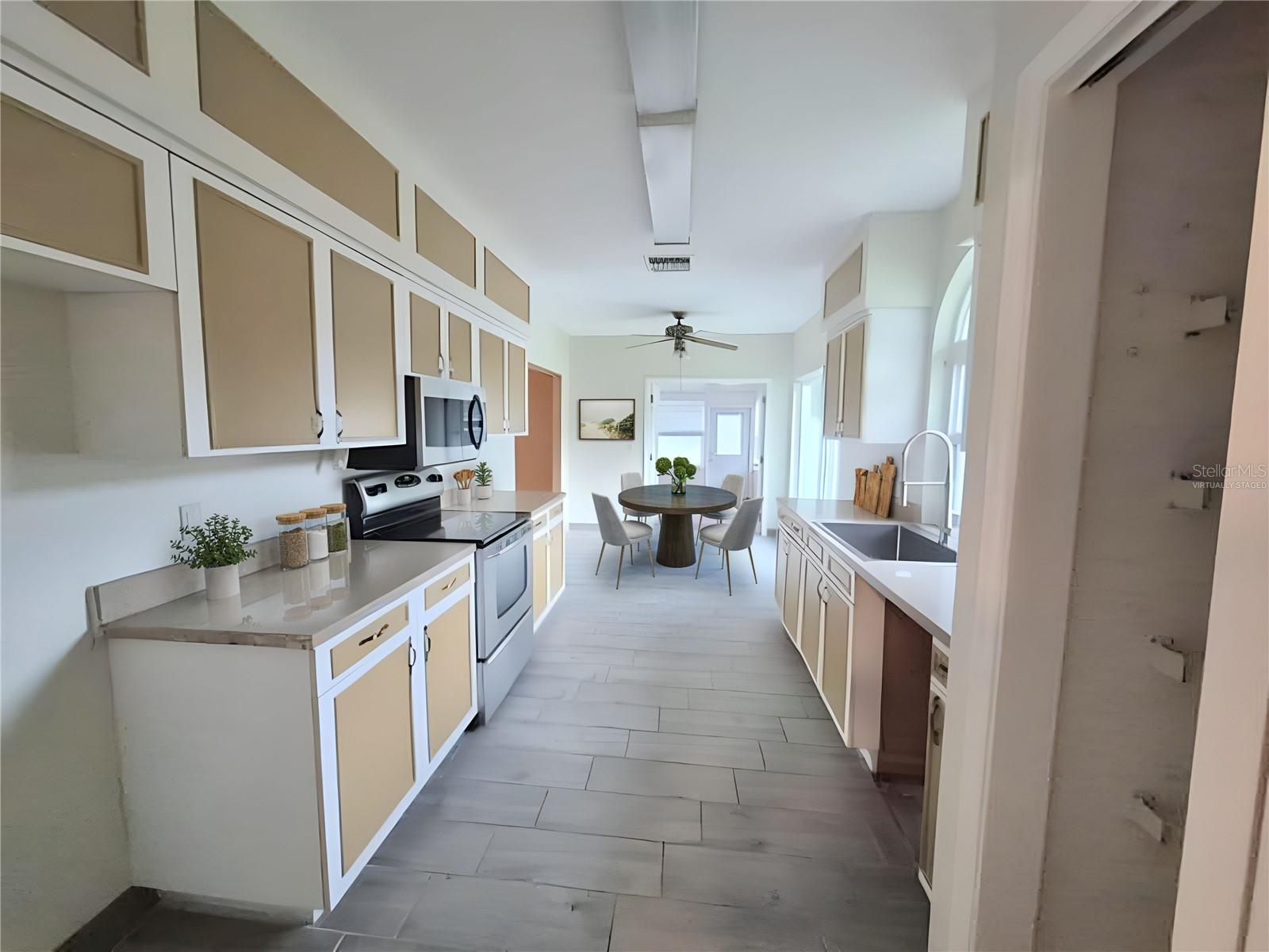 902 GREENBELT CIR — photo 8