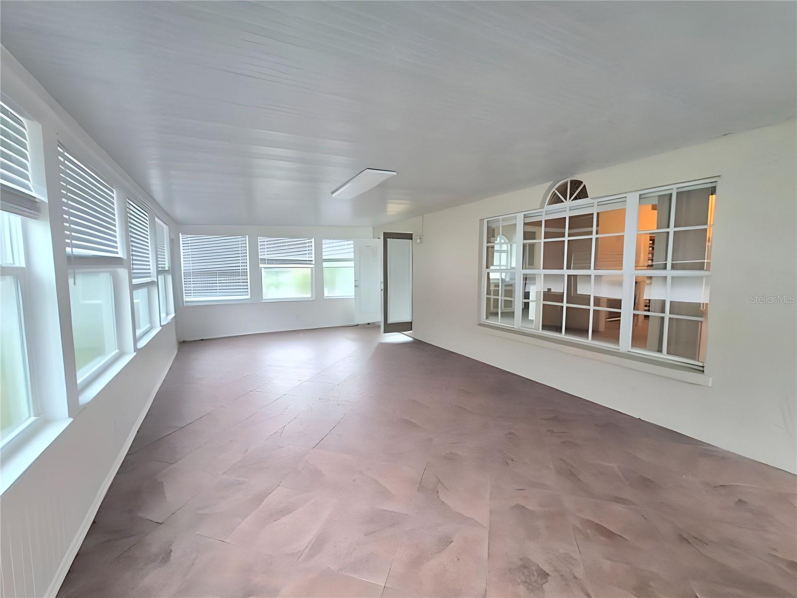 902 GREENBELT CIR — photo 5