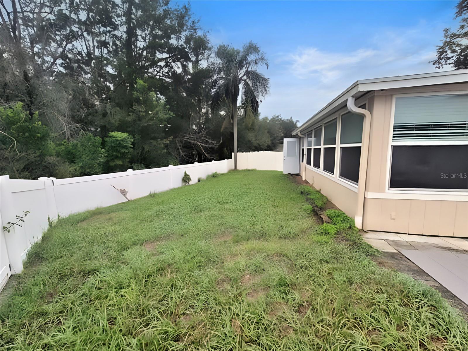 902 GREENBELT CIR — photo 37
