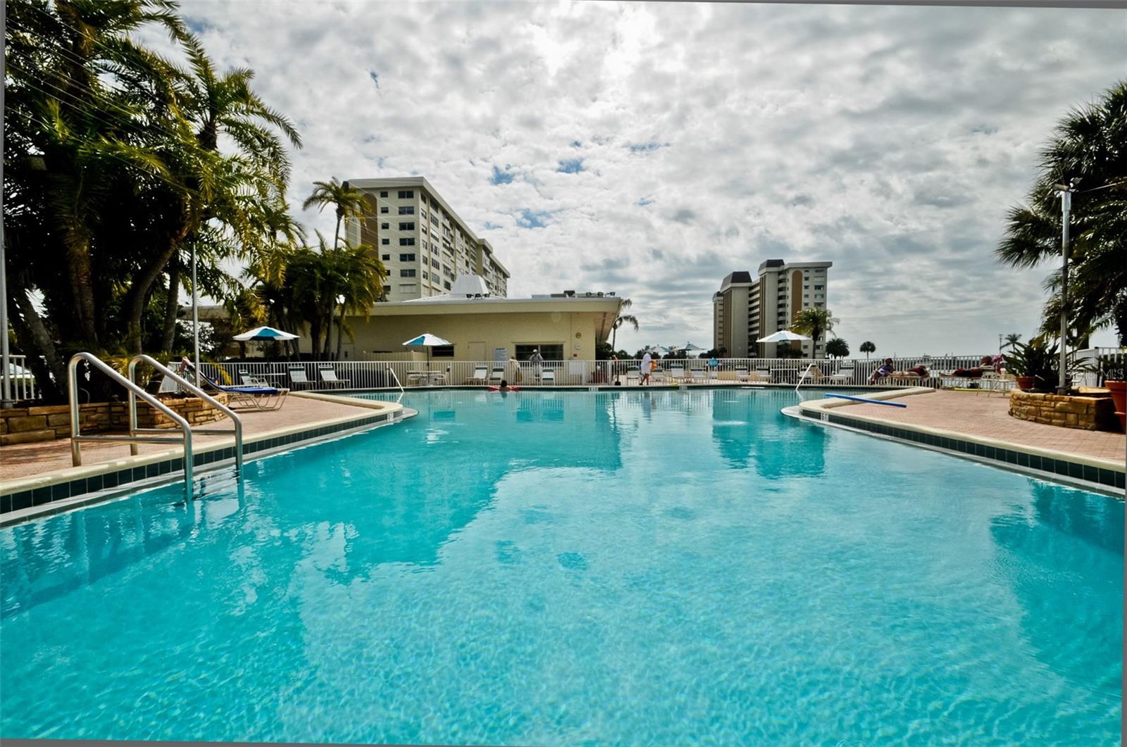 4775 COVE CIR #904 — photo 42