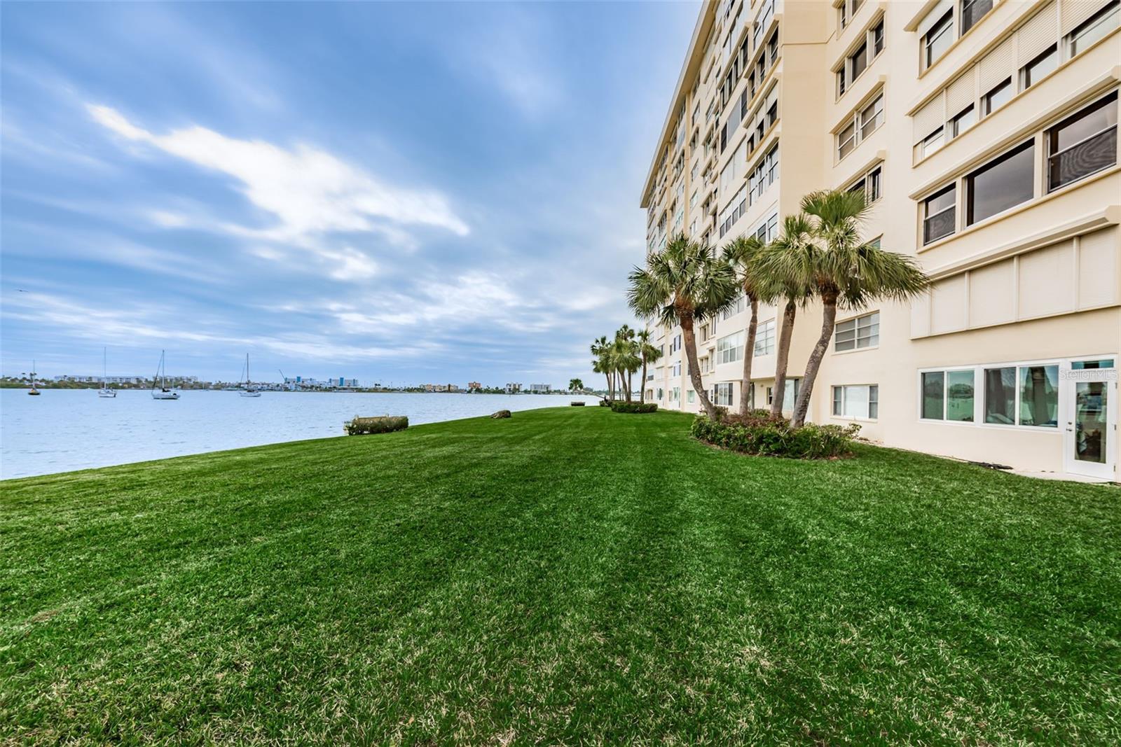 4775 COVE CIR #904 — photo 34