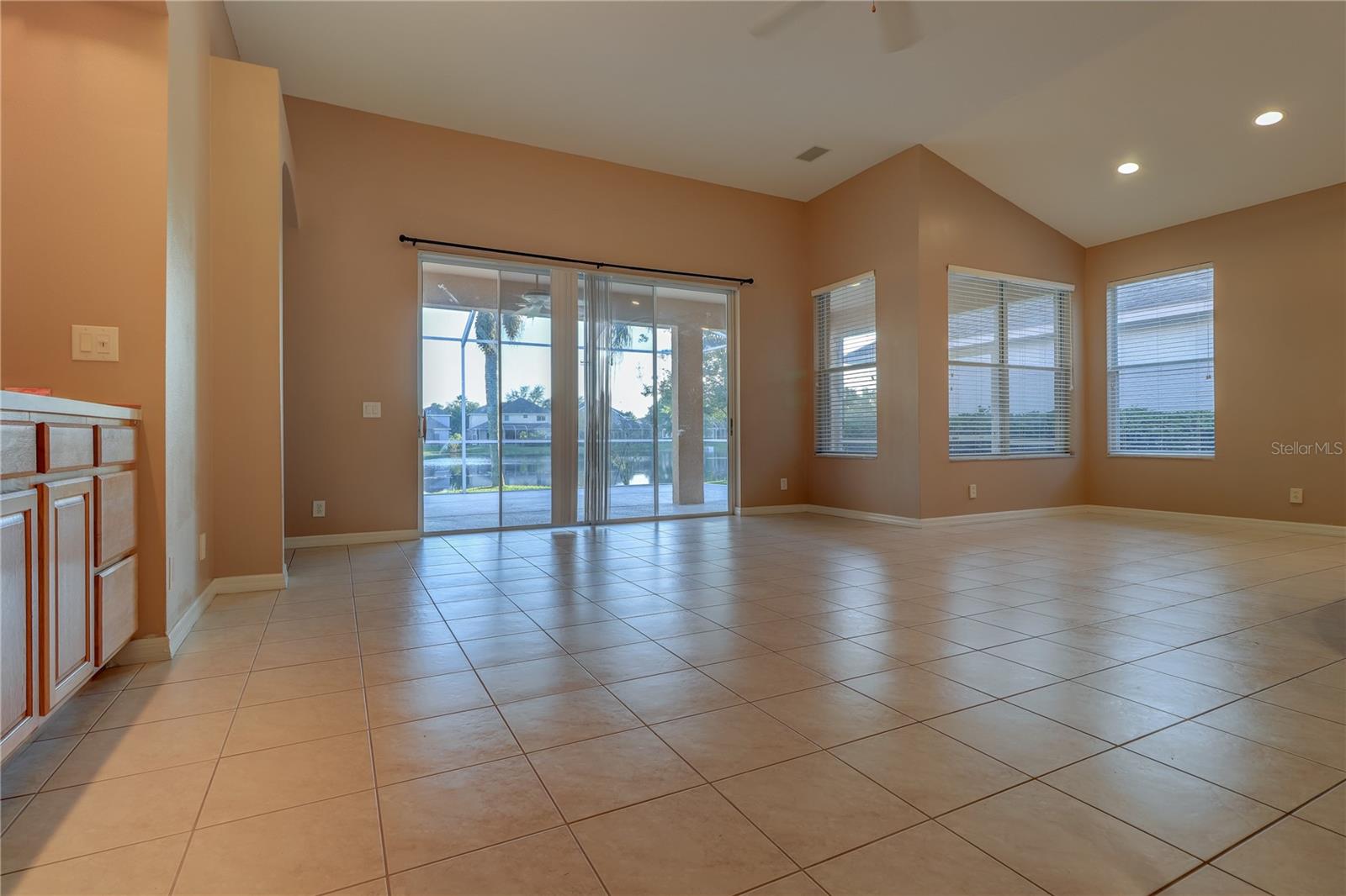 10215 EVERGREEN HILL DR — photo 12