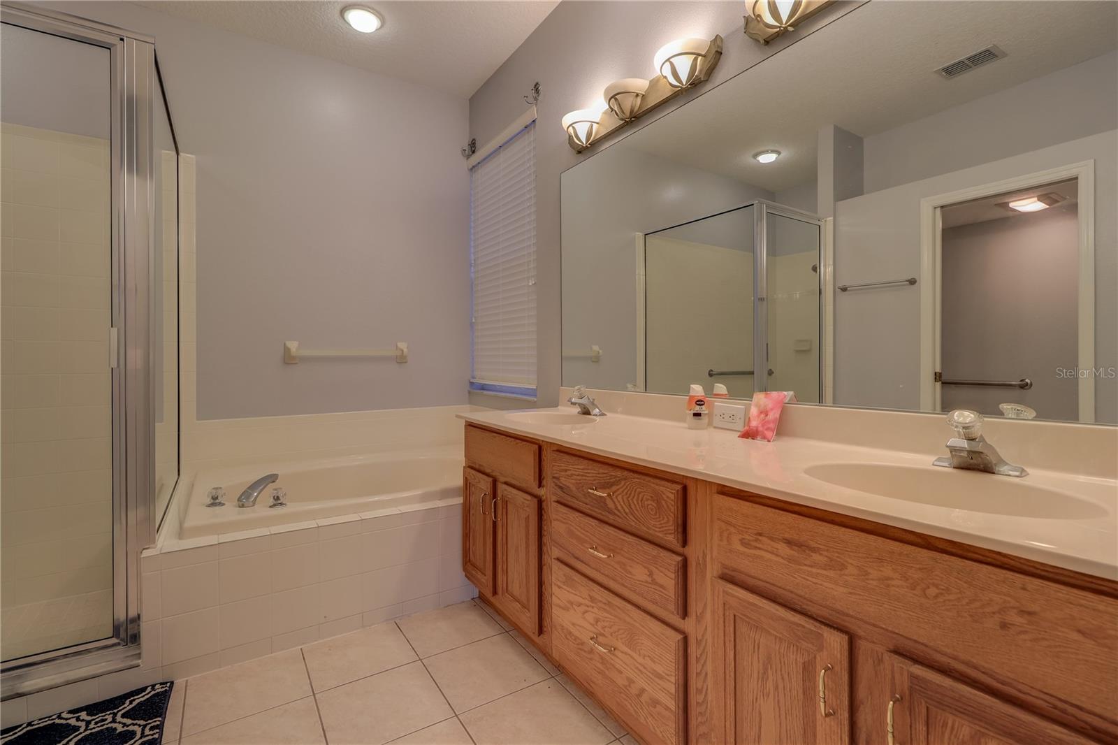 10215 EVERGREEN HILL DR — photo 31