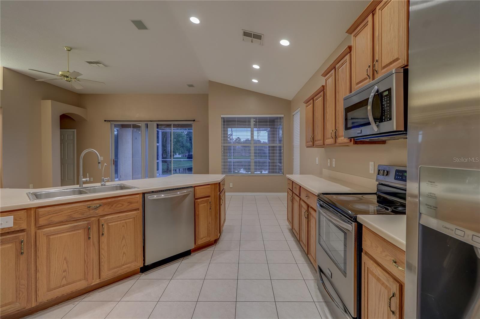 10215 EVERGREEN HILL DR — photo 23