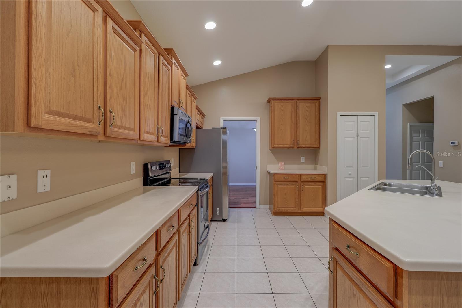10215 EVERGREEN HILL DR — photo 20
