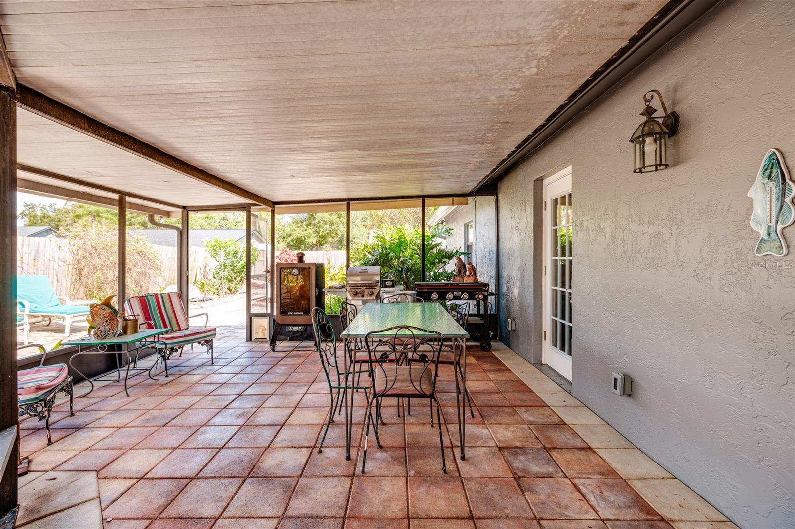 23208 SIERRA RD — photo 29
