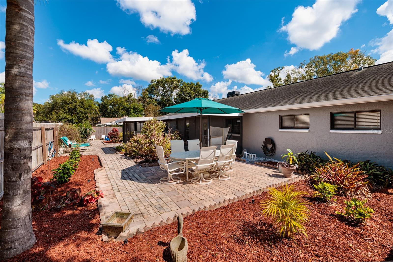 23208 SIERRA RD — photo 34