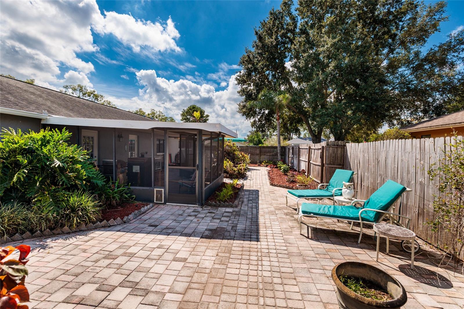 23208 SIERRA RD — photo 30