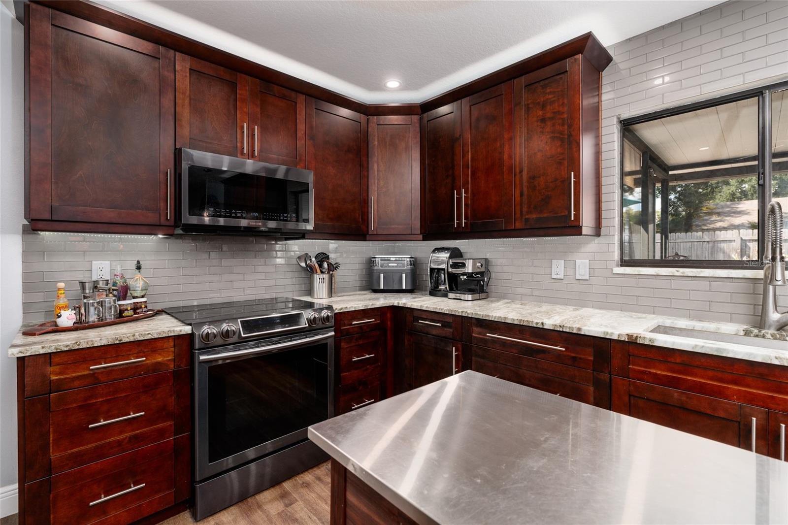 23208 SIERRA RD — photo 17