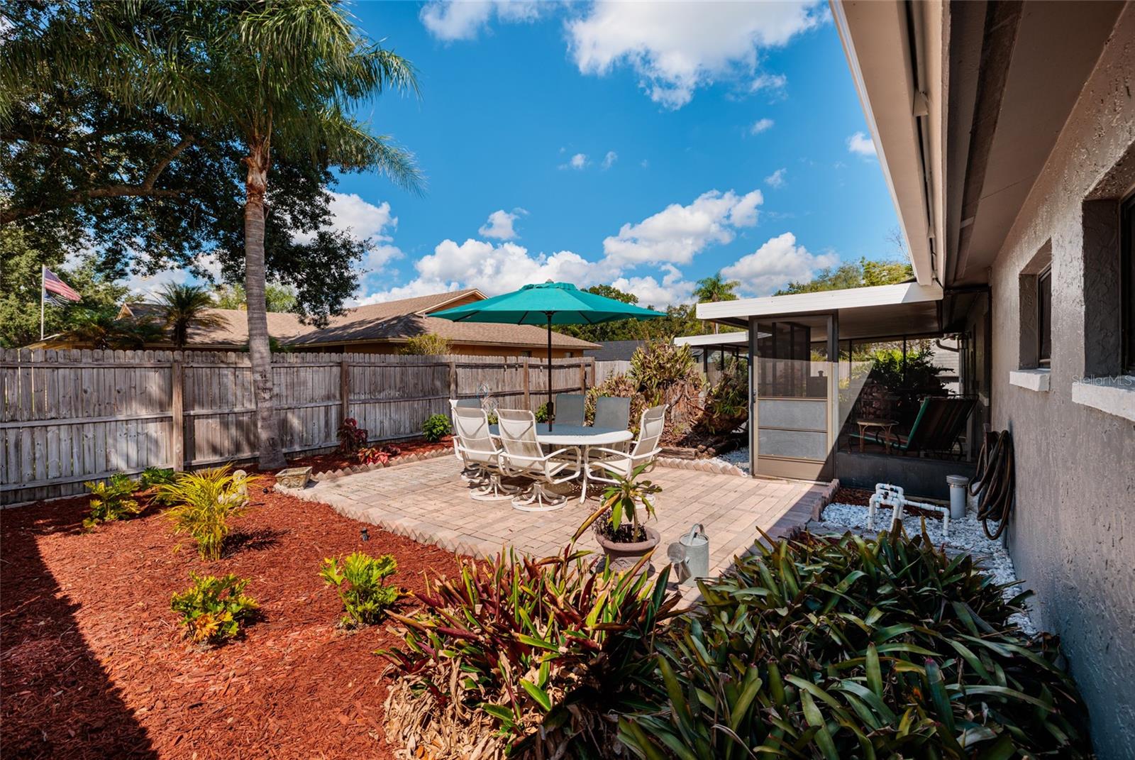 23208 SIERRA RD — photo 35