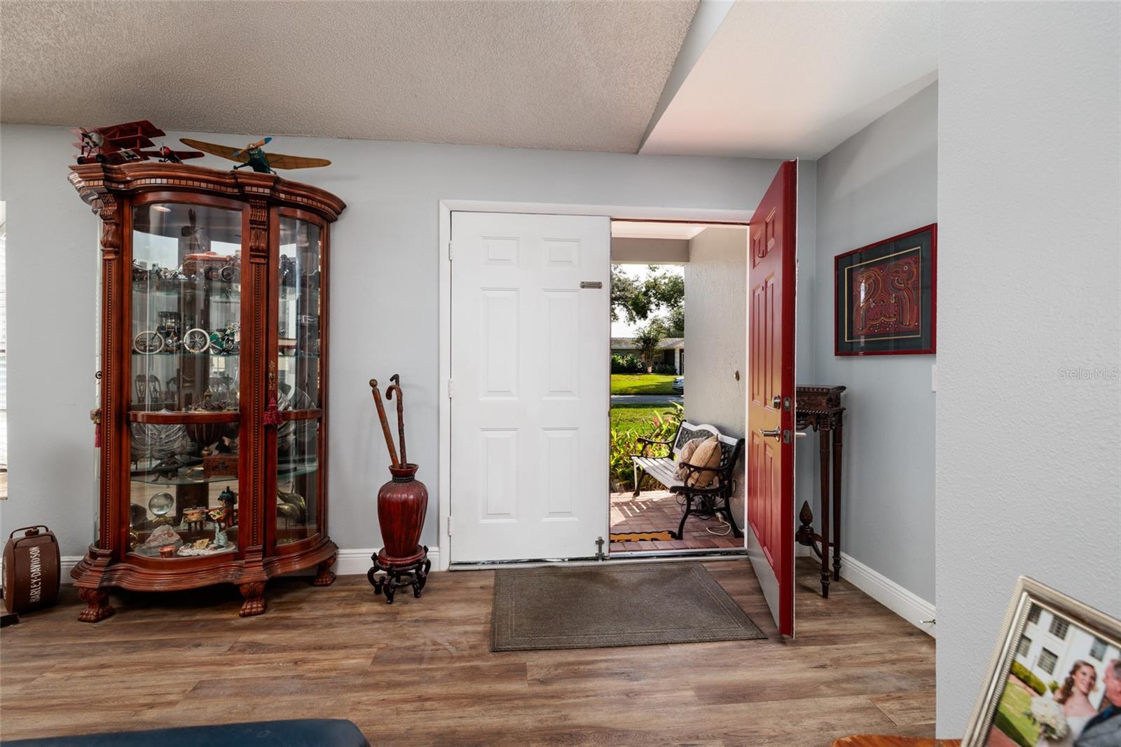 23208 SIERRA RD — photo 10