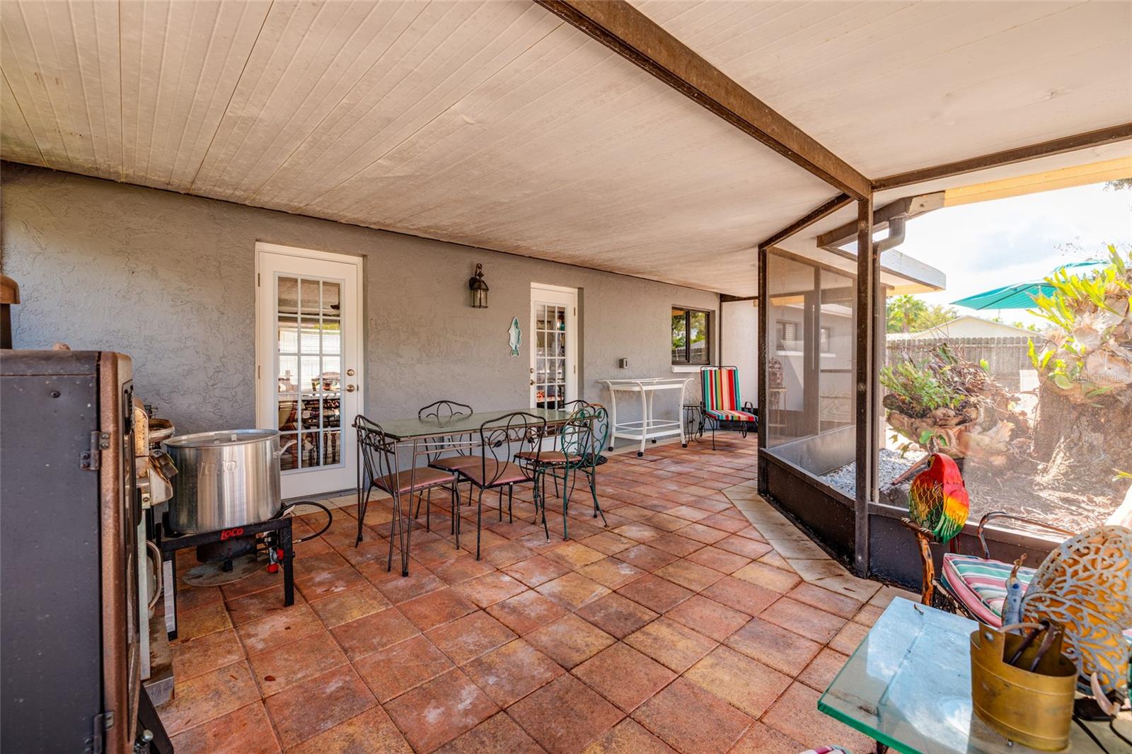 23208 SIERRA RD — photo 27
