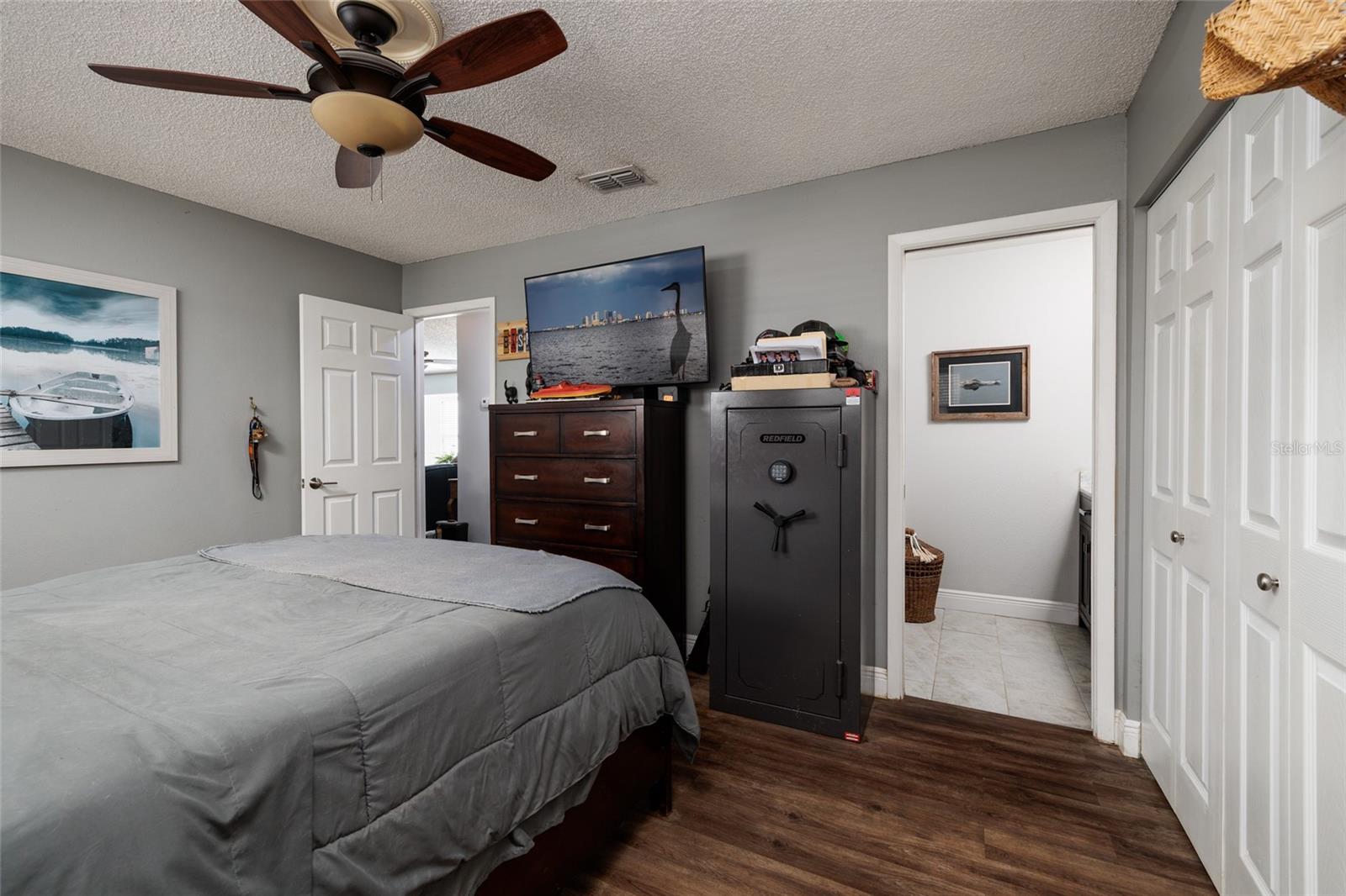 23208 SIERRA RD — photo 19