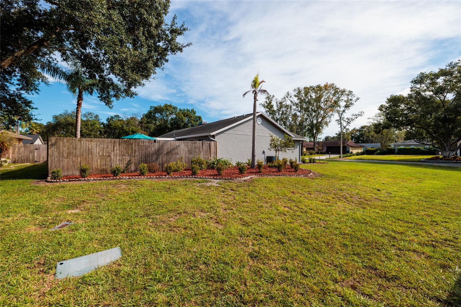 23208 SIERRA RD — photo 37