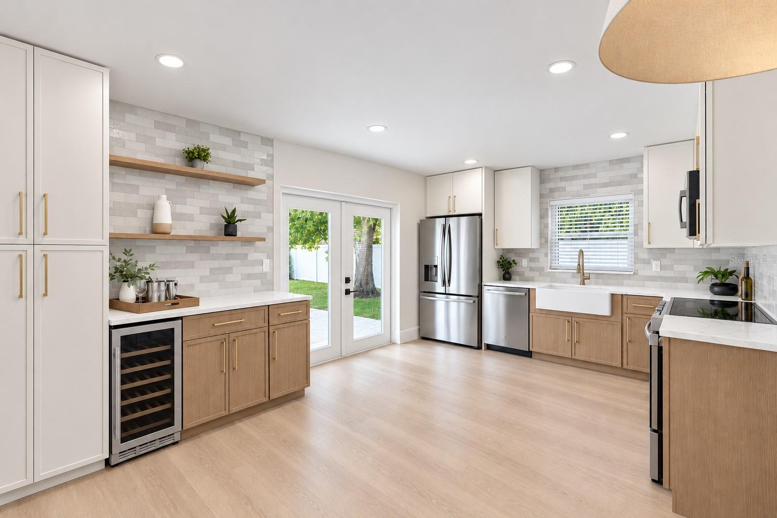 1613 GREENWOOD DR — photo 3