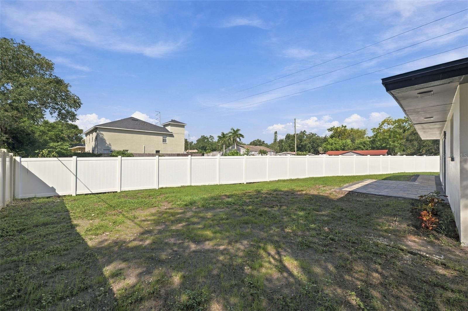 1300 S HILLCREST AVE — photo 37